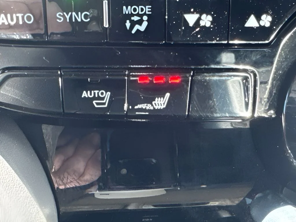 Used 2023  Acura Technology image 17