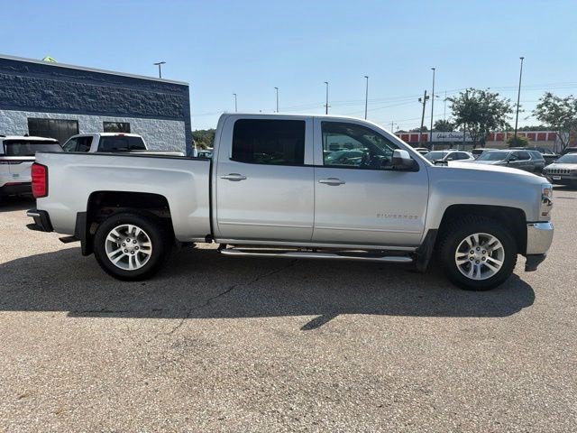Used 2016 Silver Ice Metallic Chevrolet LT image 5