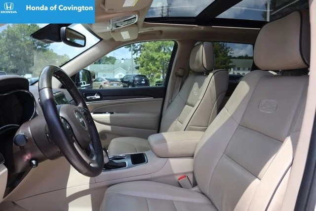 Used 2021 Ivory Jeep Overland image 20