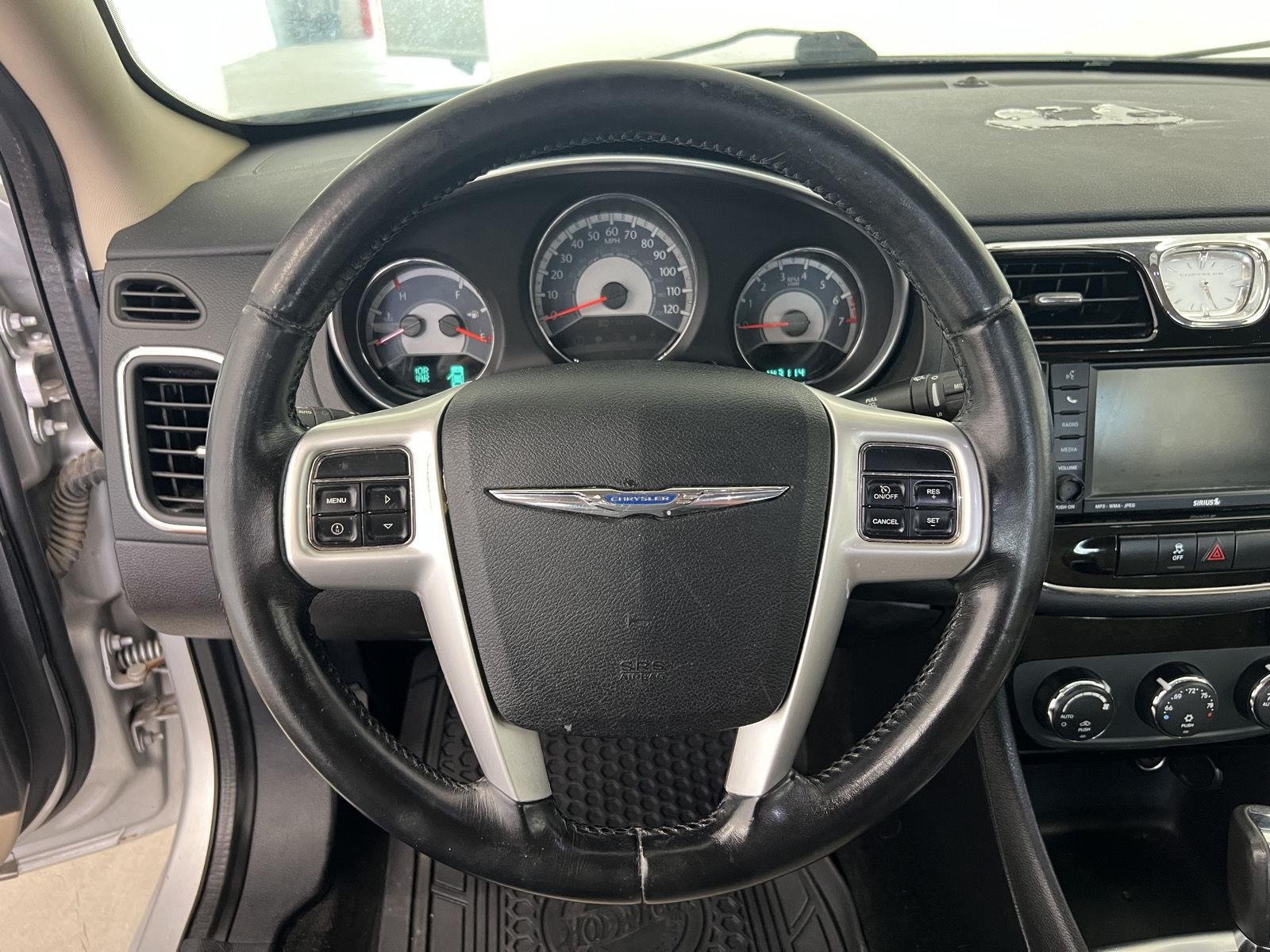 2011 Chrysler 200 Touring - Photo 14