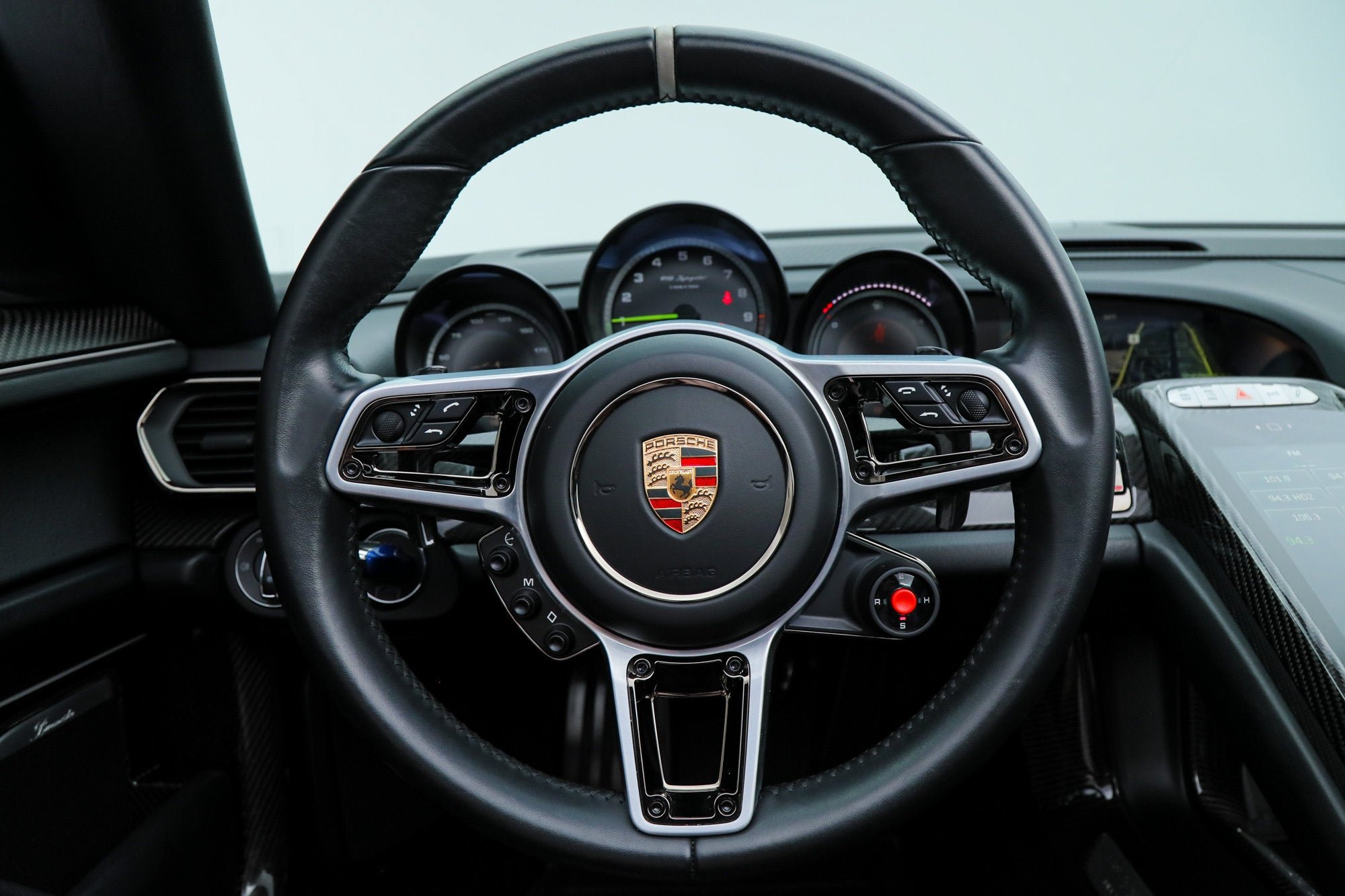 Used 2015 Blue Porsche  image 30