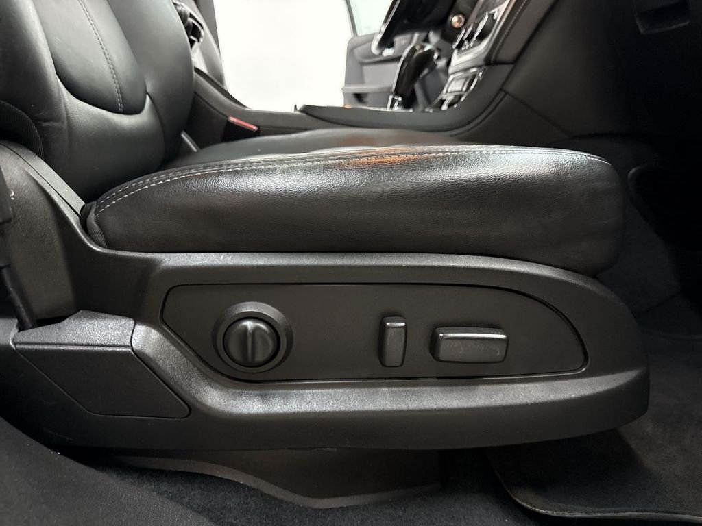 Used 2016 Quicksilver Metallic GMC SLT-1 image 19