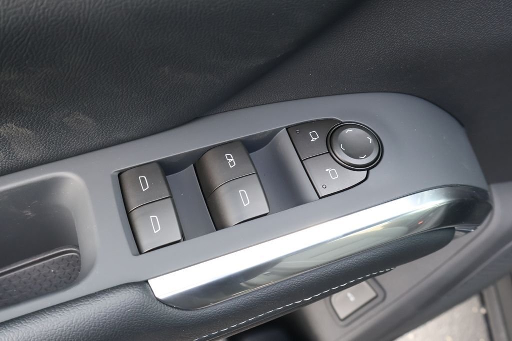 2027 Chevrolet Traverse LT - Photo 17