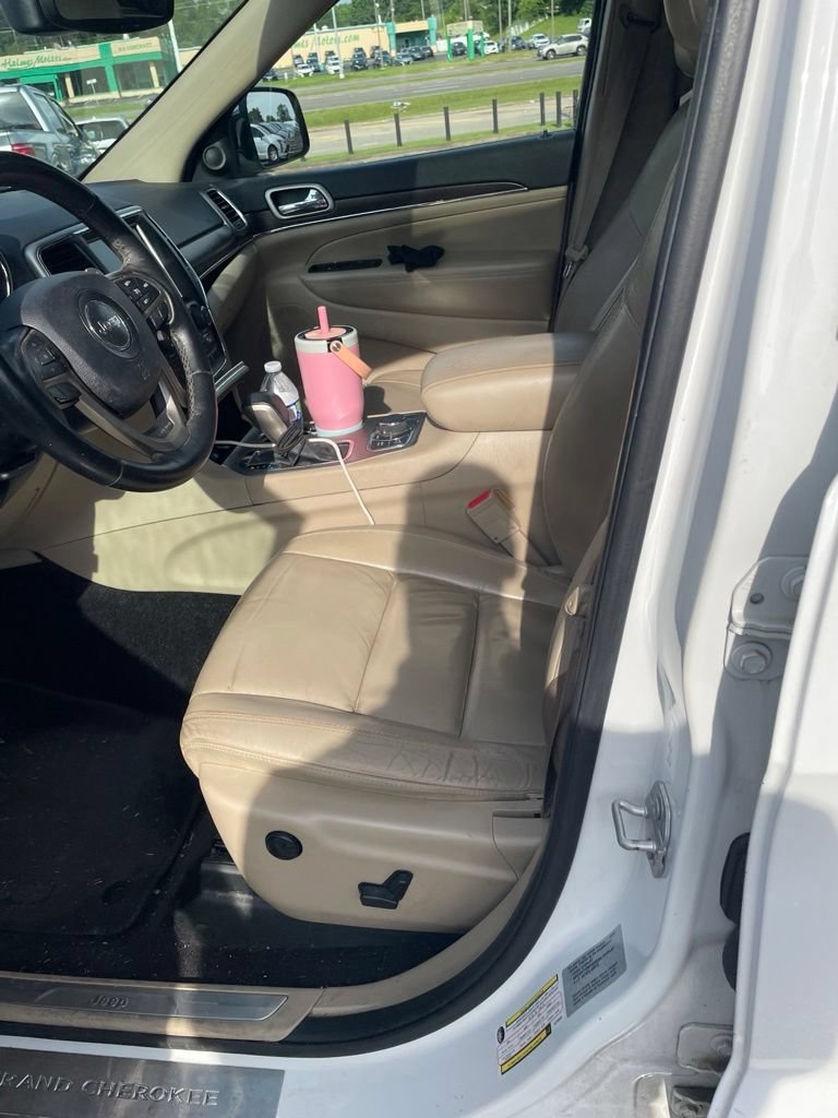 Used 2017 Bright White Clearcoat Jeep Limited image 12