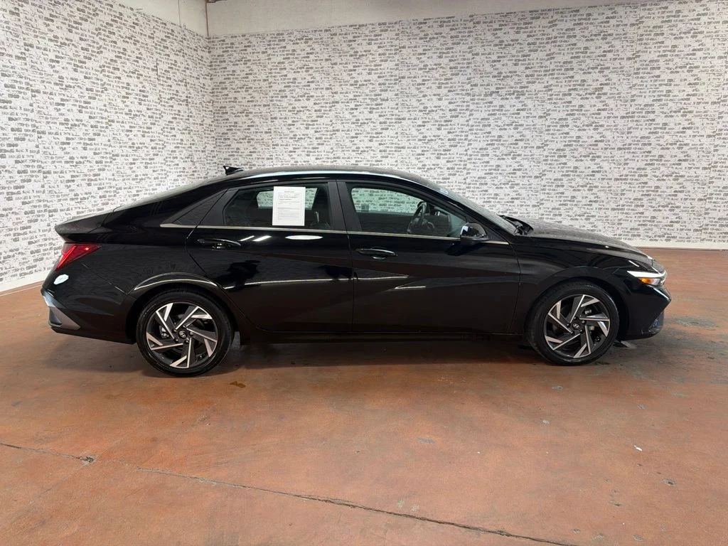 Used 2024 Abyss Black Hyundai Limited image 8
