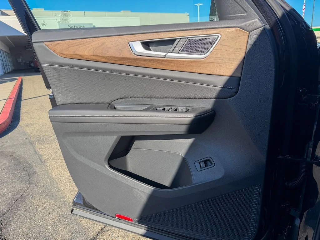 2026 Volkswagen Atlas SE w/Tech - Photo 14