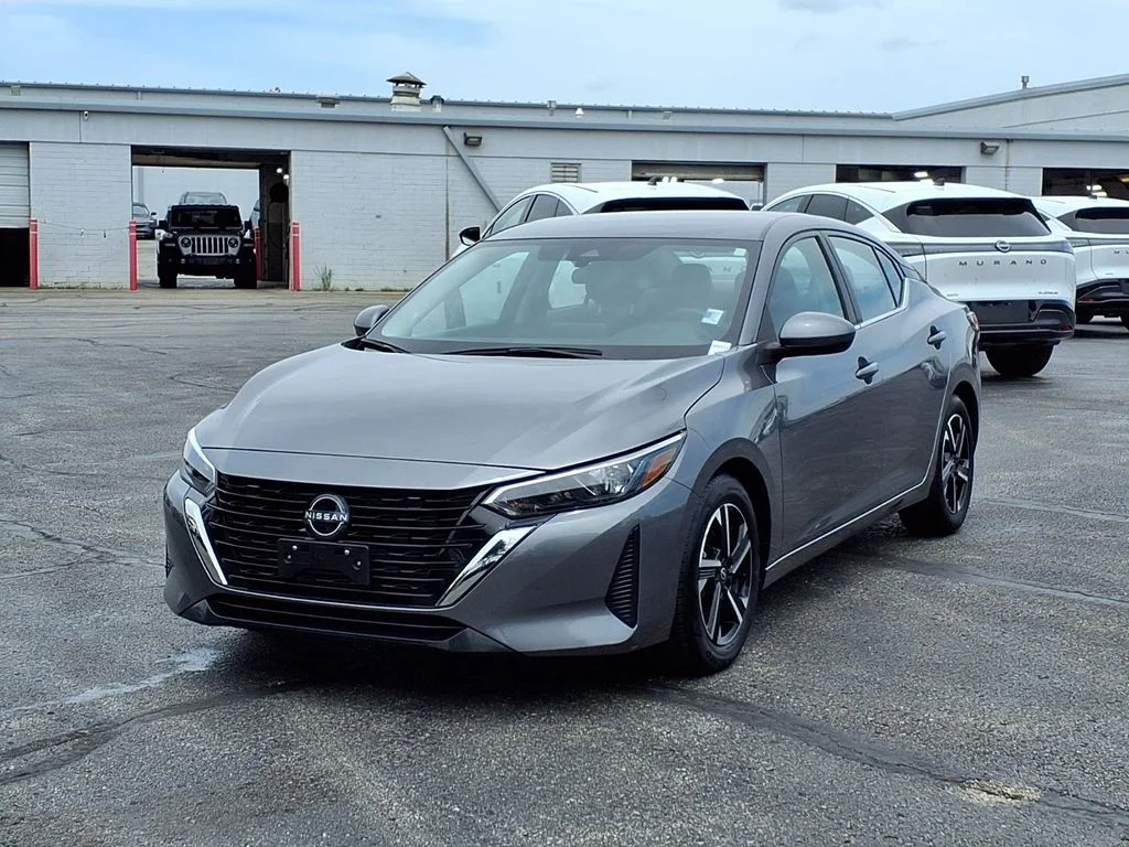 Used 2024 Nissan Sentra SV with VIN 3N1AB8CV0RY332756 for sale in Kansas City