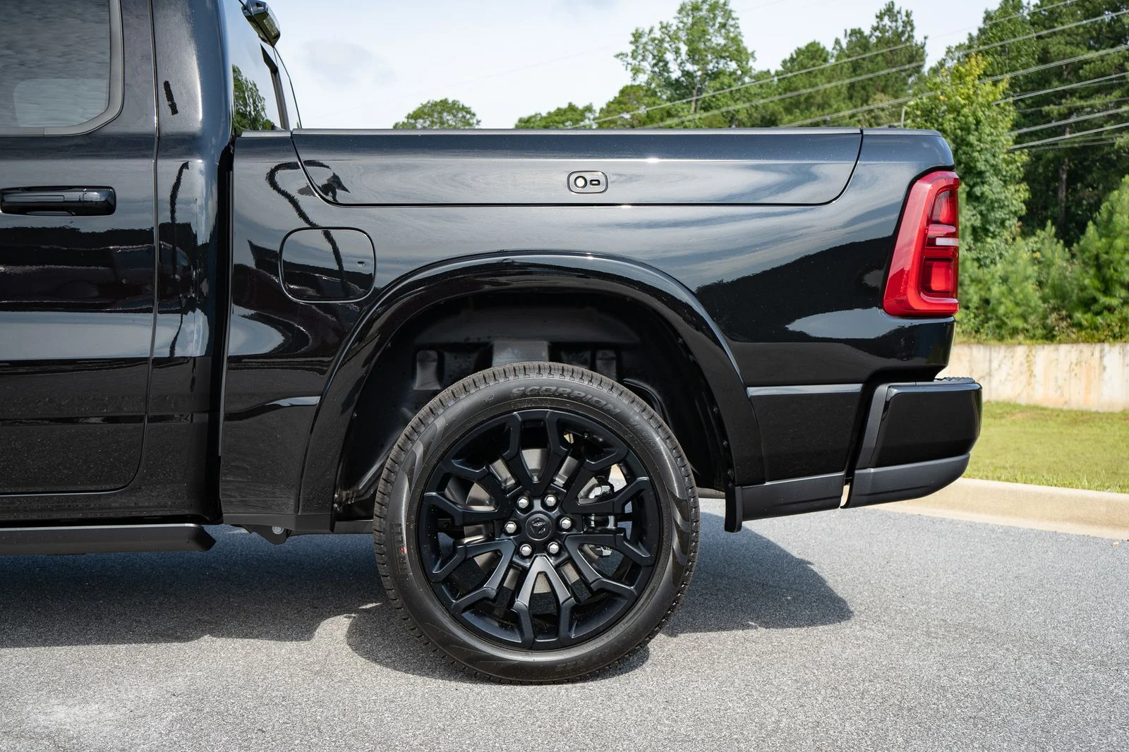 New 2026 Diamond Black Crystal Pearl-Coat Exterior Paint RAM Limited image 14