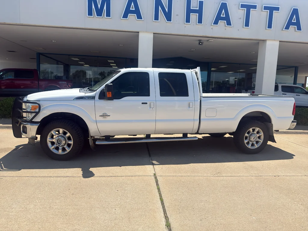 Used 2016 White Platinum Metallic Tri-Coat Ford Platinum image 9