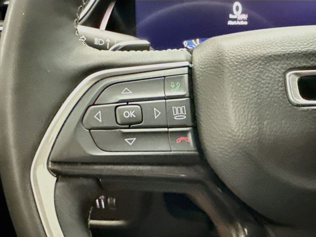 Used 2023 Silver Jeep Altitude X image 11