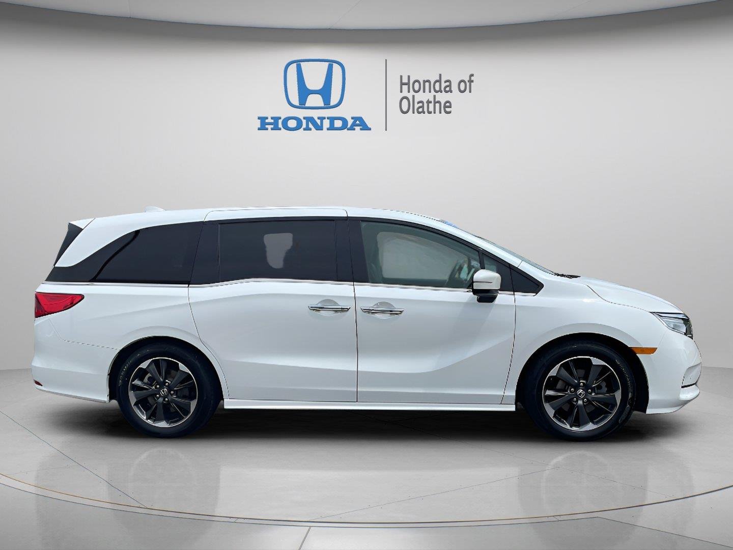 Certified 2022 Honda Odyssey Elite with VIN 5FNRL6H94NB016196 for sale in Kansas City