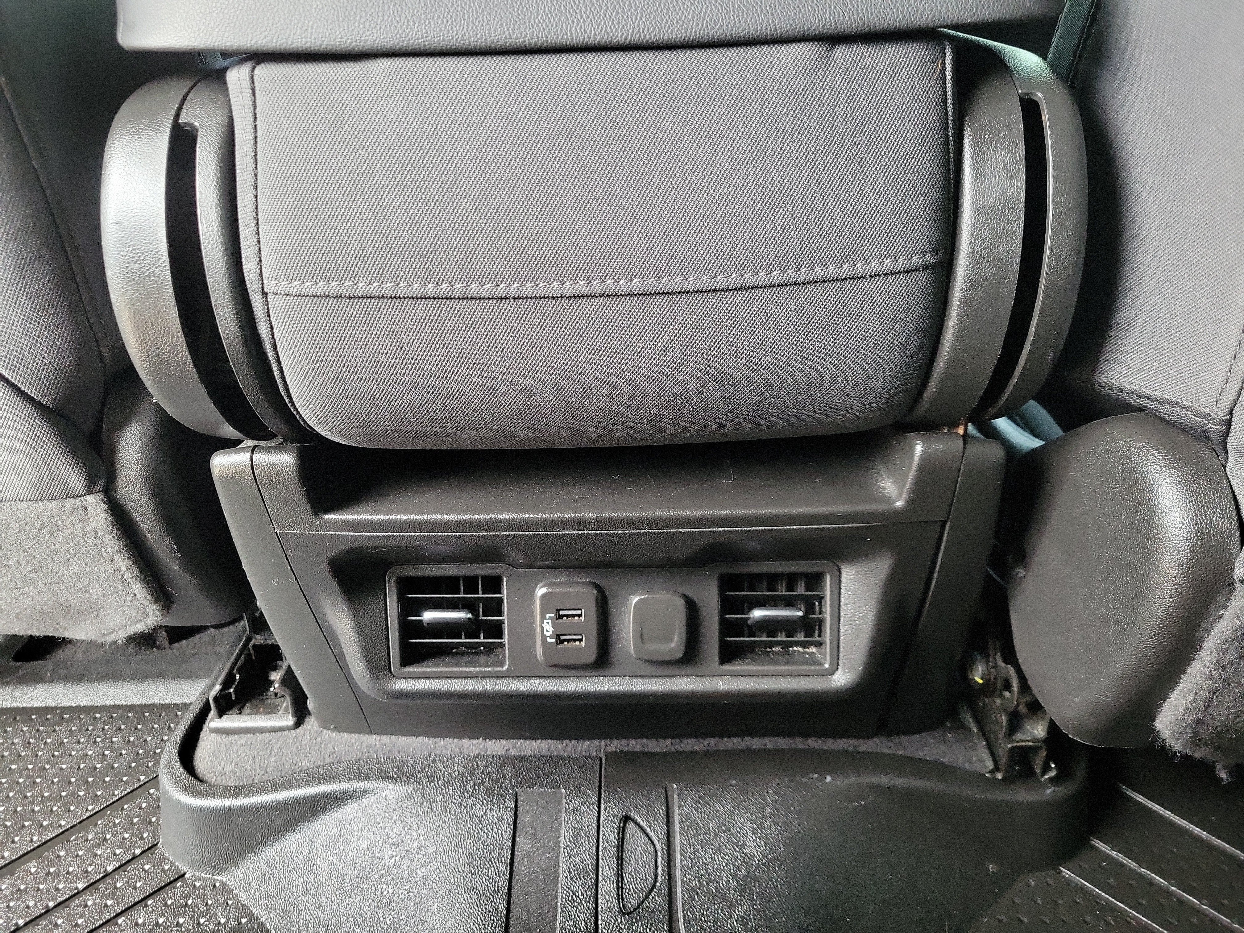 Used 2020 Summit White Chevrolet RST image 9