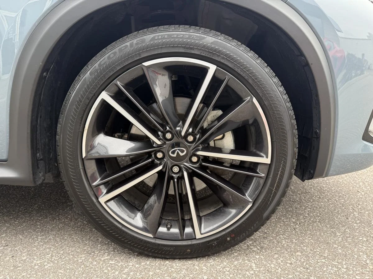 Used 2022 Grey INFINITI Sensory image 12