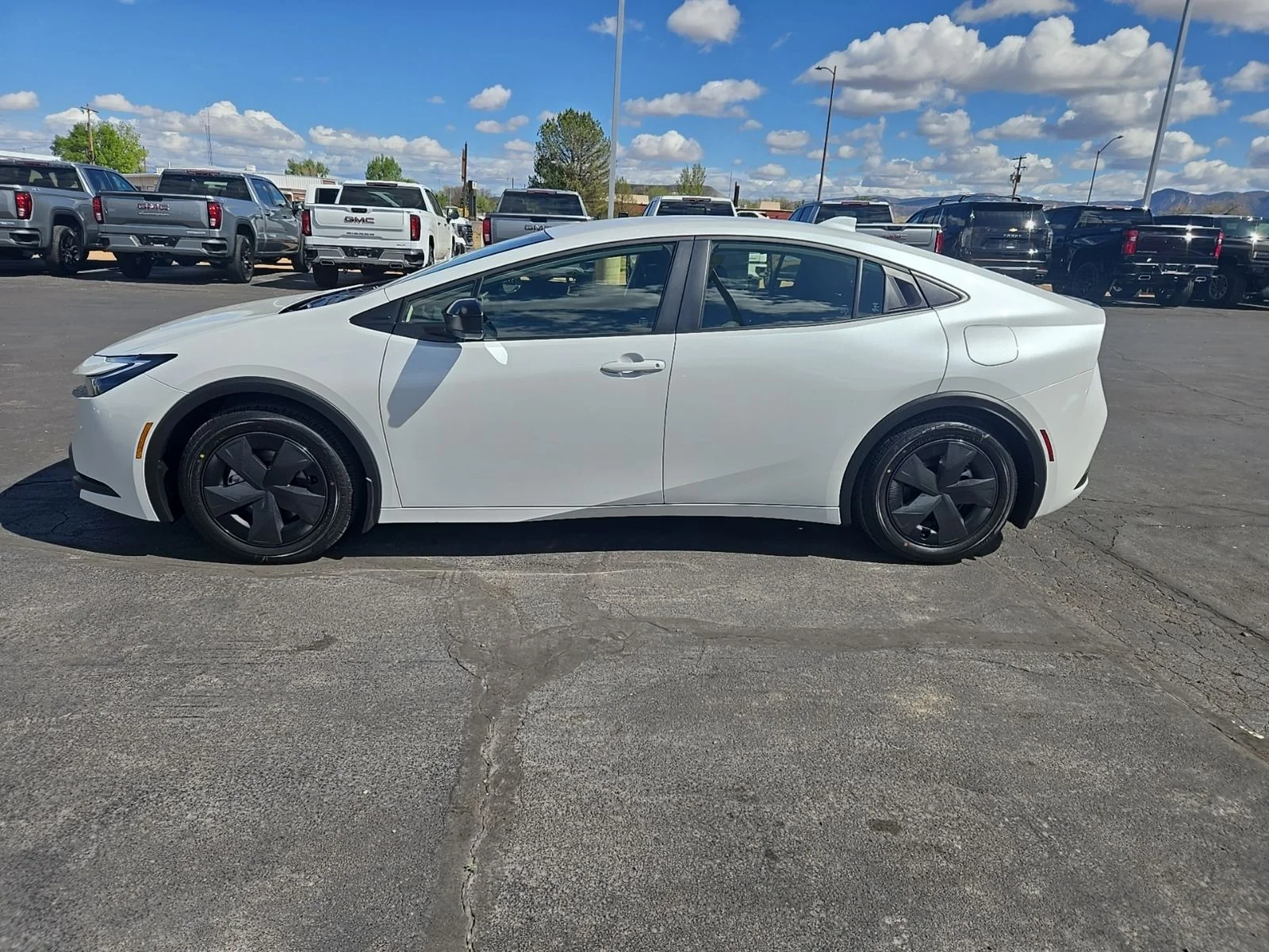 New 2025 Wind Chill Pearl Toyota SE image 7