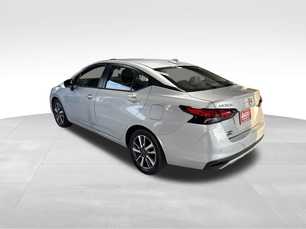 Used 2025 Silver Nissan 1.6 SV image 4