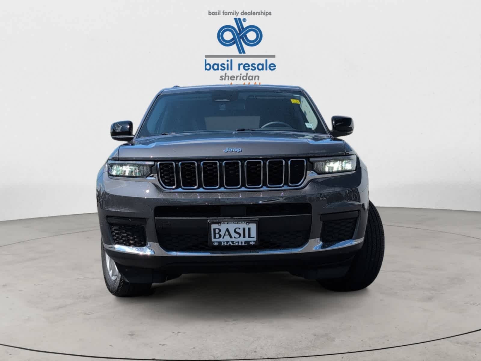 Used 2023 Baltic Gray Metallic Clearcoat Jeep Laredo image 8