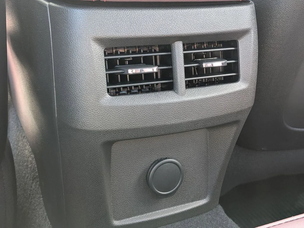 2026 Cadillac CT4 V-Series - Photo 33