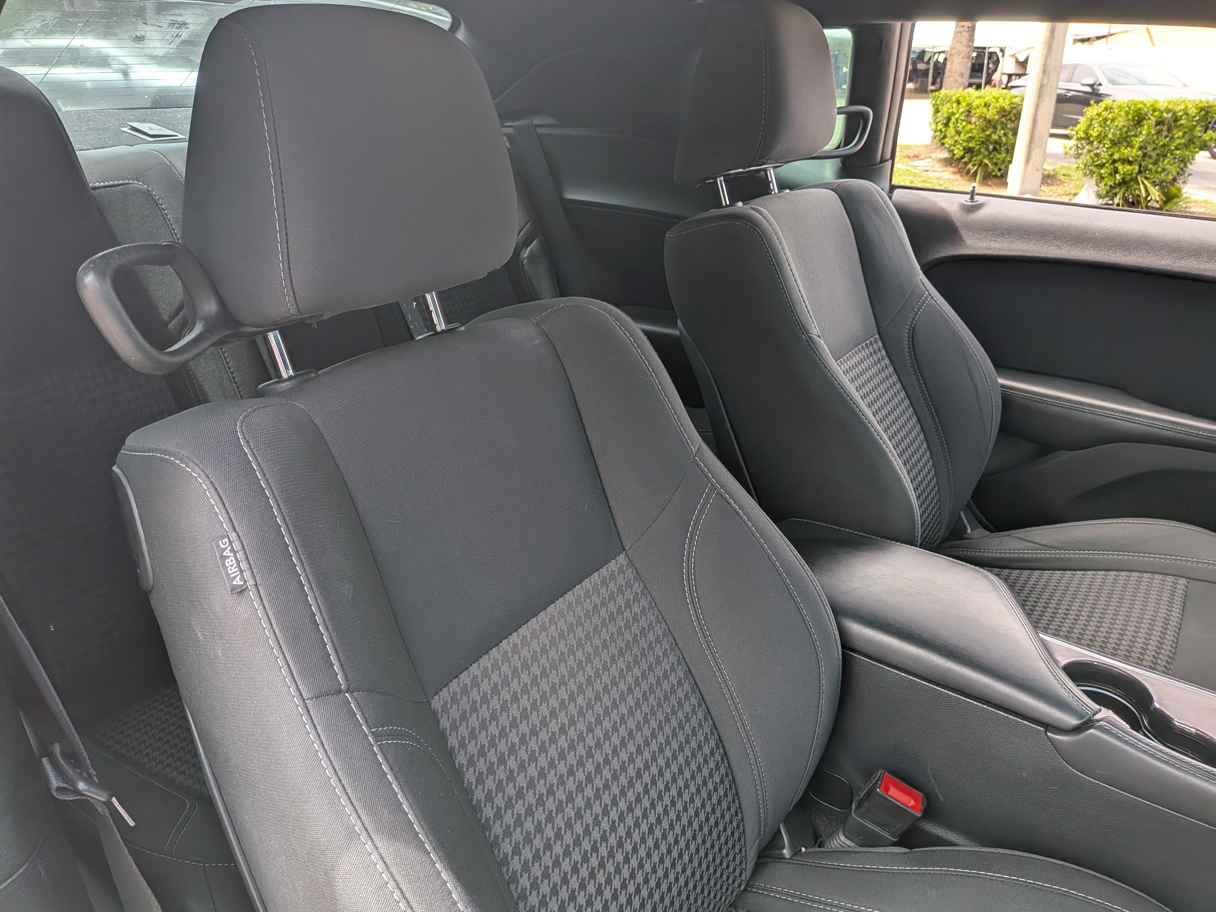 Used 2016 Pitch Black Clearcoat Dodge SXT image 14