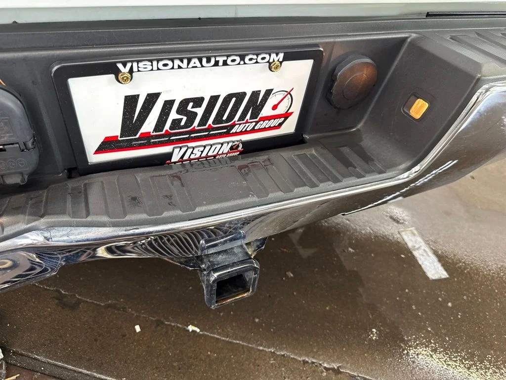 Used 2019 White GMC SLE image 15