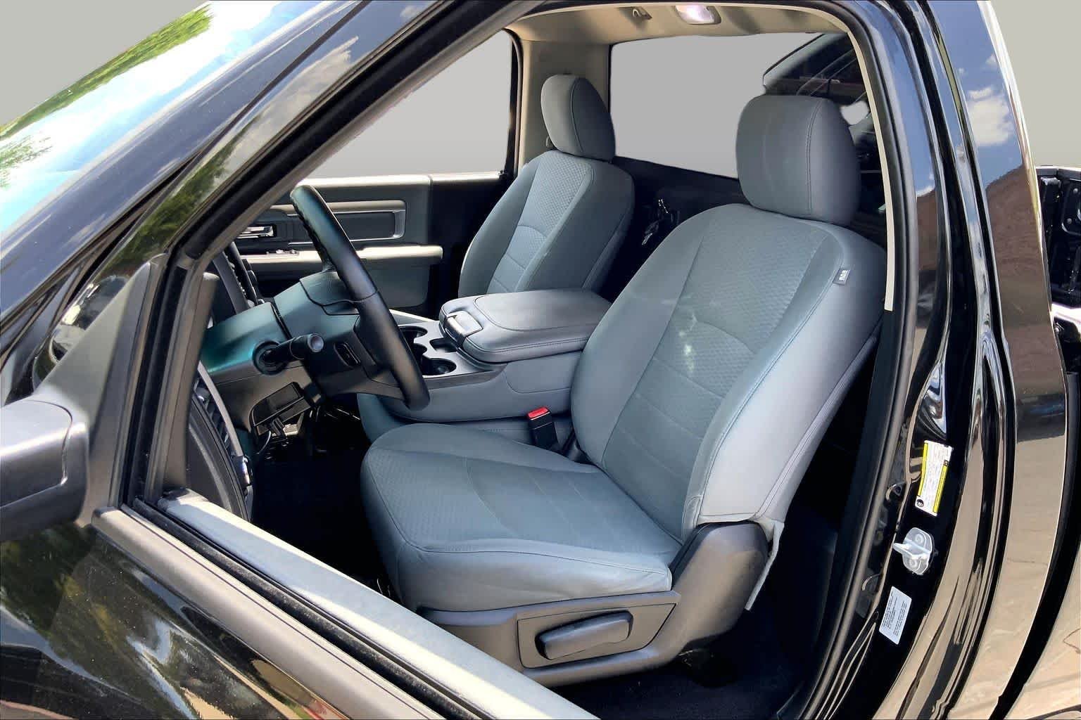 Used 2017 Brilliant Black Crystal Pearlcoat Ram Express image 6