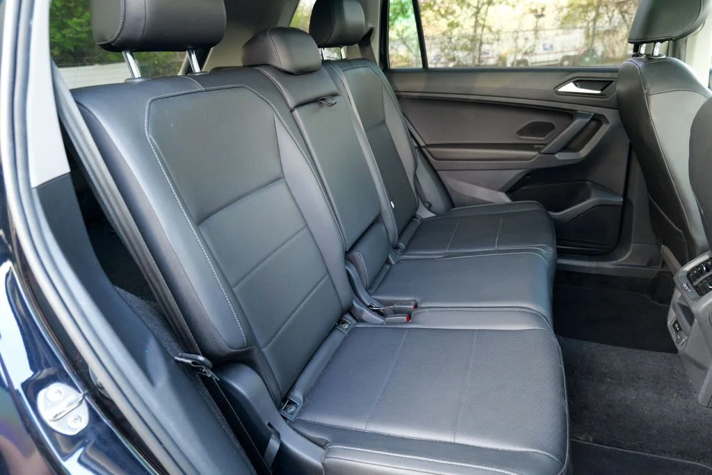 Used 2019 Platinum Gray Metallic Volkswagen 2.0T SE image 31