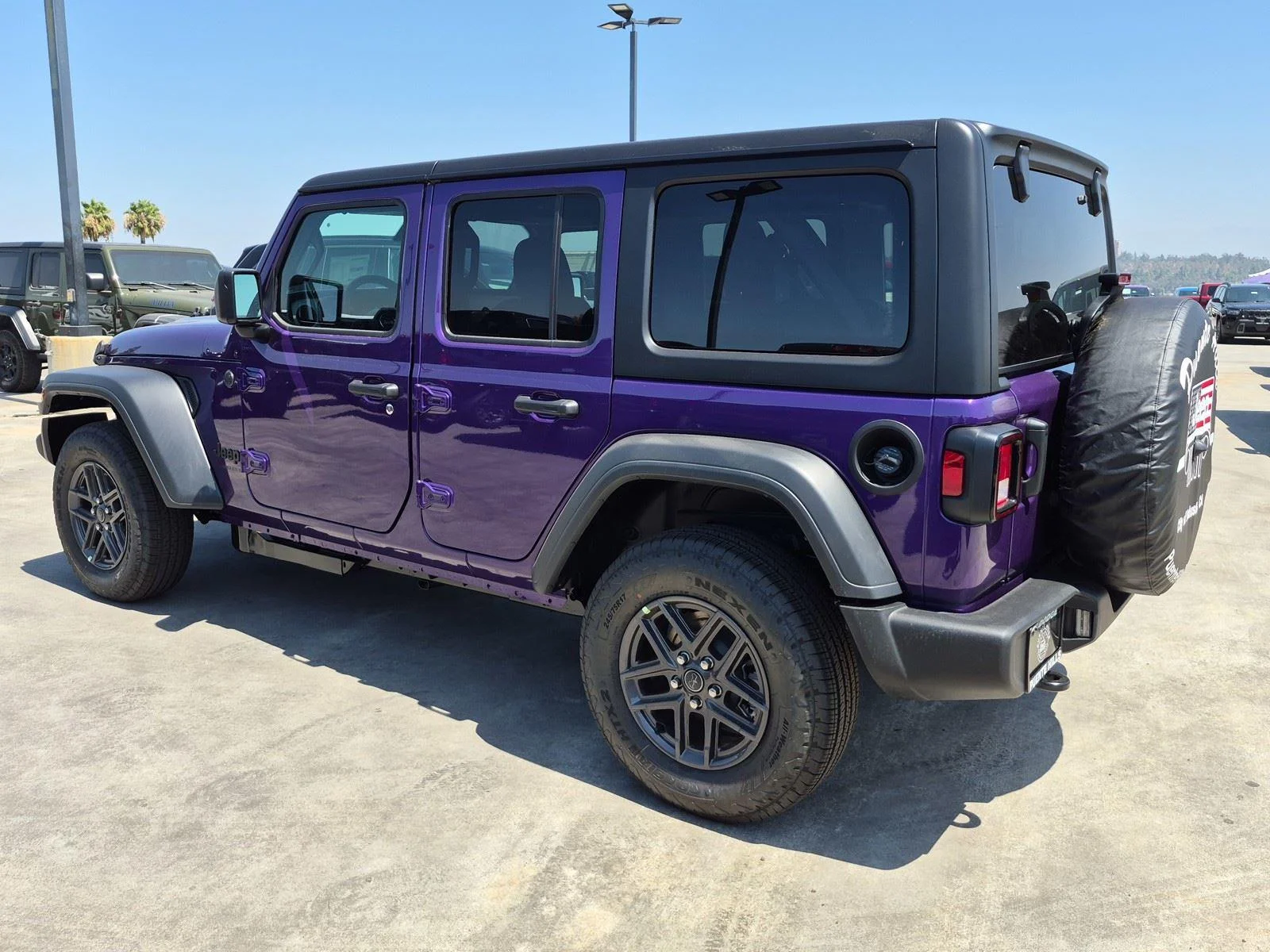 New 2026 Reign Jeep Sport S image 4