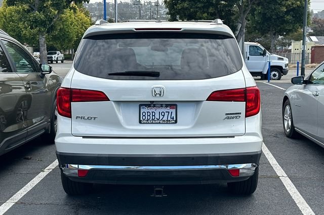 Used 2017 White Honda Touring image 7