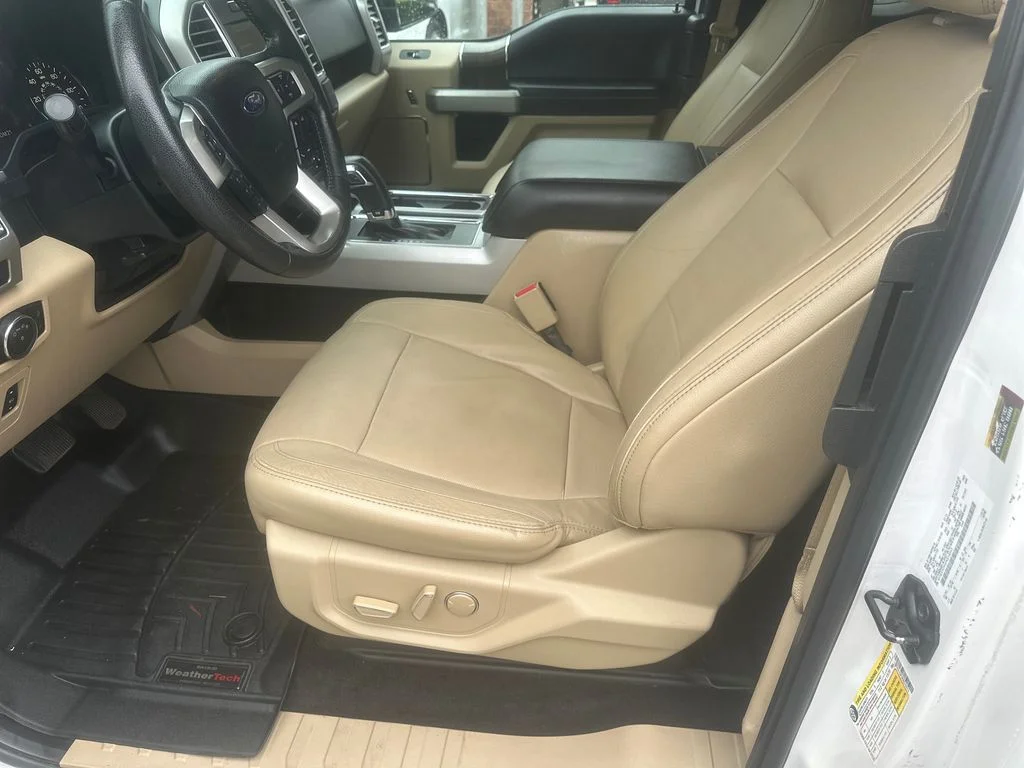 Used 2015  Ford Lariat image 9