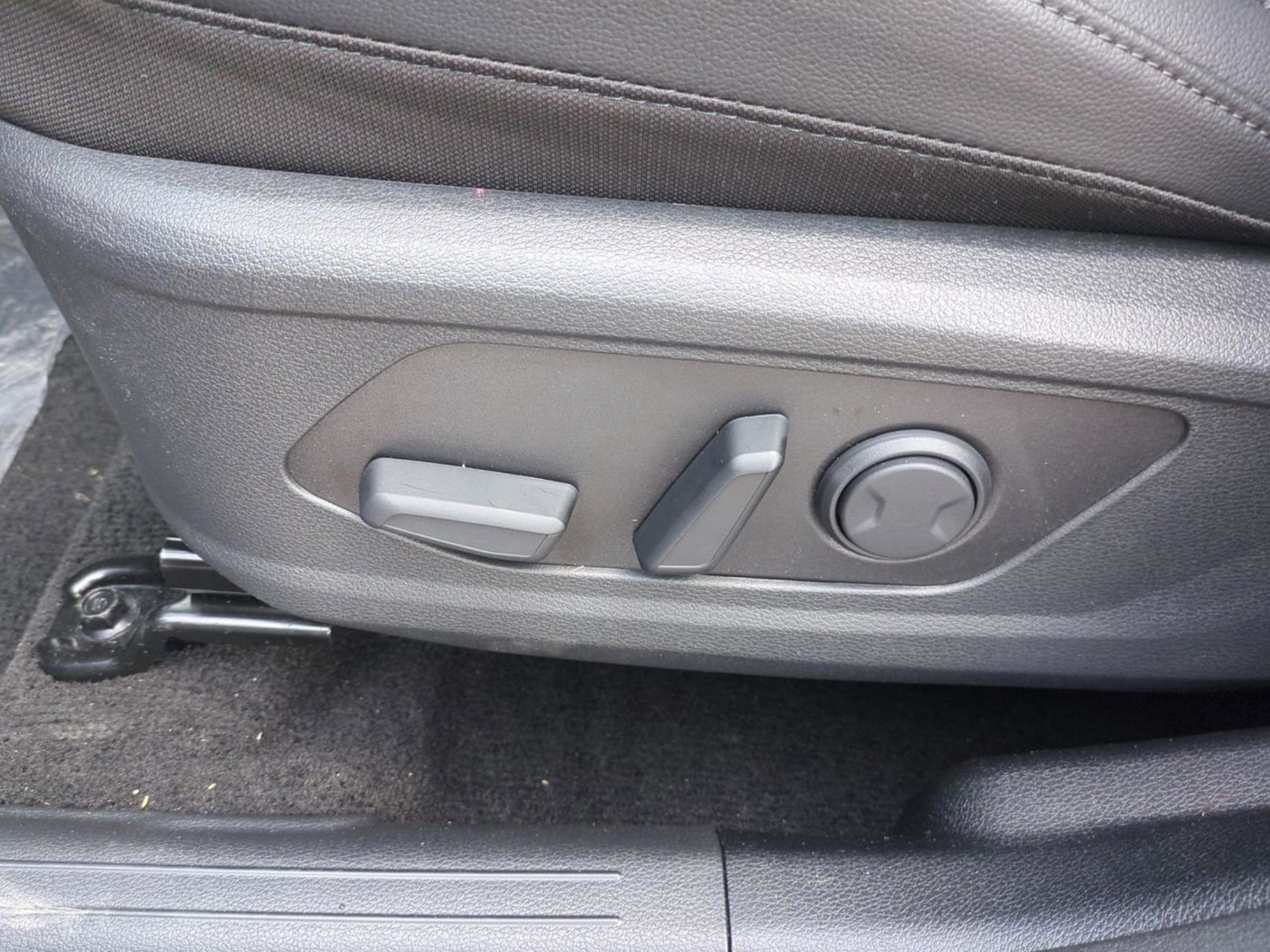2026 Kia Sportage SX - Photo 22