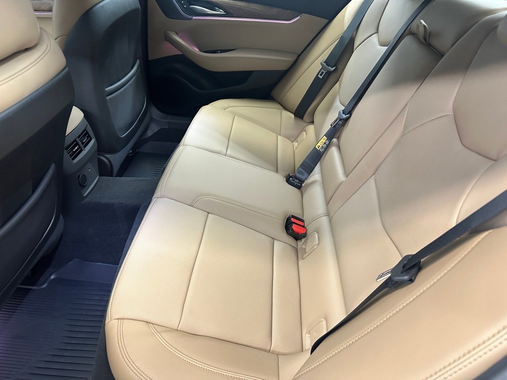 New 2026 Vibrant White Tricoat Cadillac Premium Luxury image 19