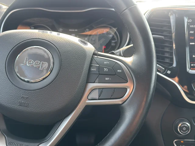 Used 2019 Blue Jeep Limited image 3