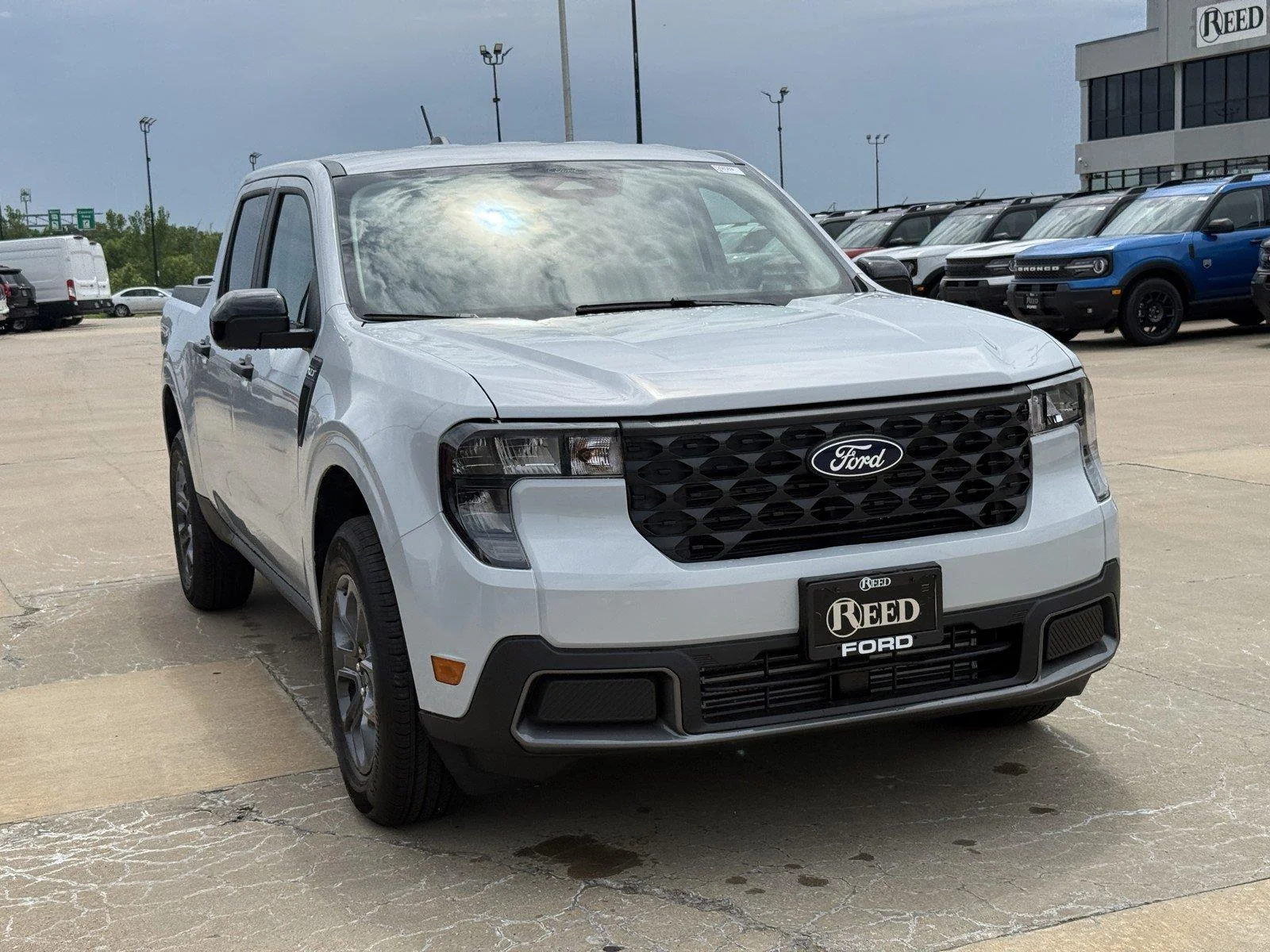 New 2026 Space White Metallic Ford XLT image 2