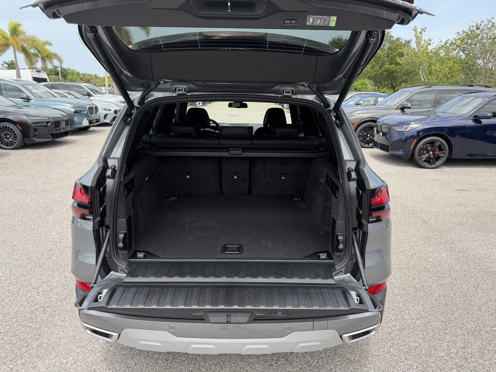 New 2026 Skyscraper Grey Metallic BMW xDrive40i image 12