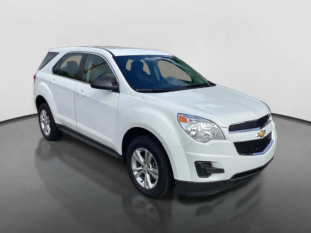 Used 2015 SUMMIT WHITE Chevrolet LS image 3
