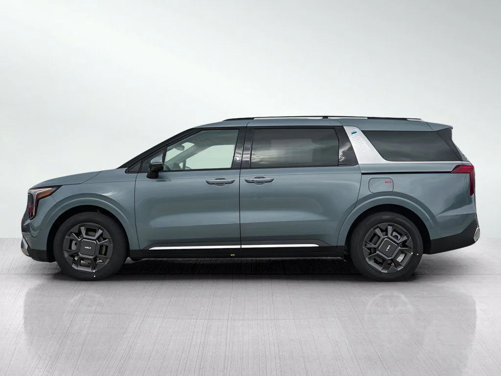 New 2027 Iceberg Green Kia SX FWD image 4
