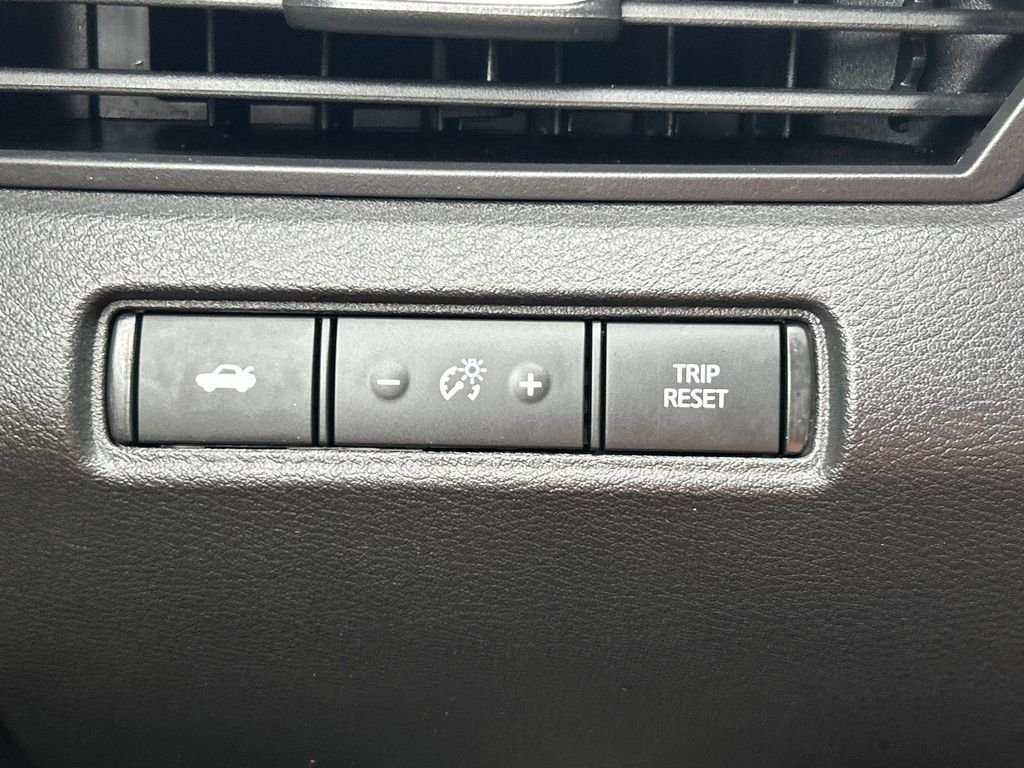 Used 2023 White Nissan 2.5 SV image 20