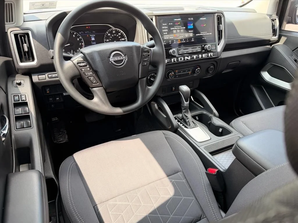 Used 2025 Gray Nissan SV image 7