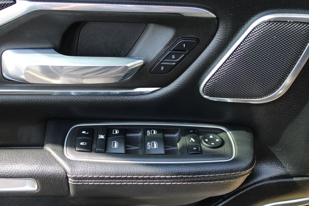 Used 2022 Silver Ram Laramie image 31