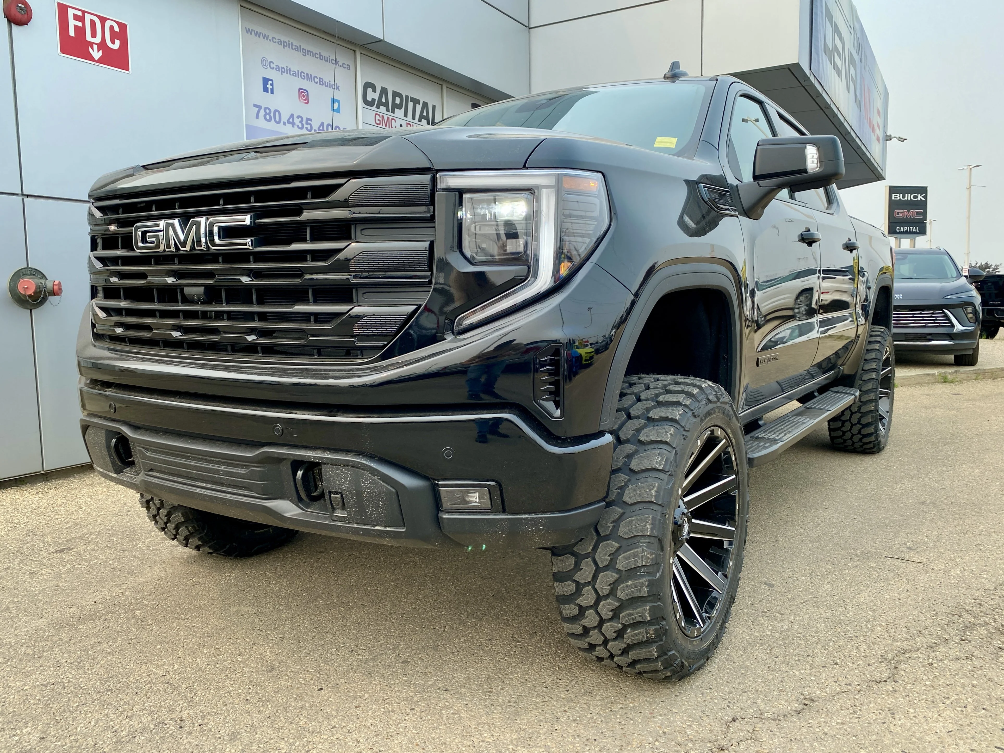 New 2026 ONYX BLACK GMC Elevation image 2
