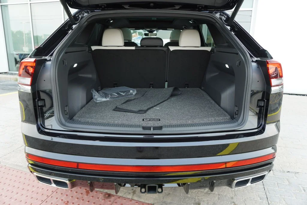 New 2026 Black Volkswagen 2.0T SEL Premium R-Line image 34
