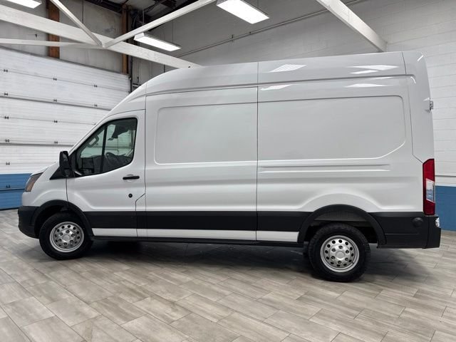 Used 2025 Oxford White Ford Base image 4