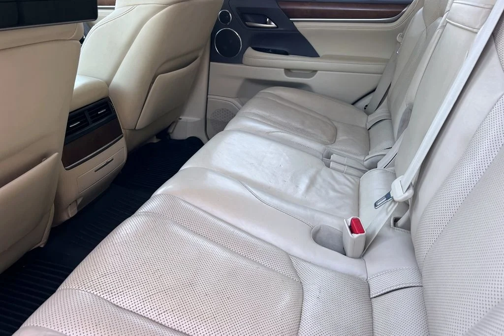 Used 2017  Lexus 570 image 14