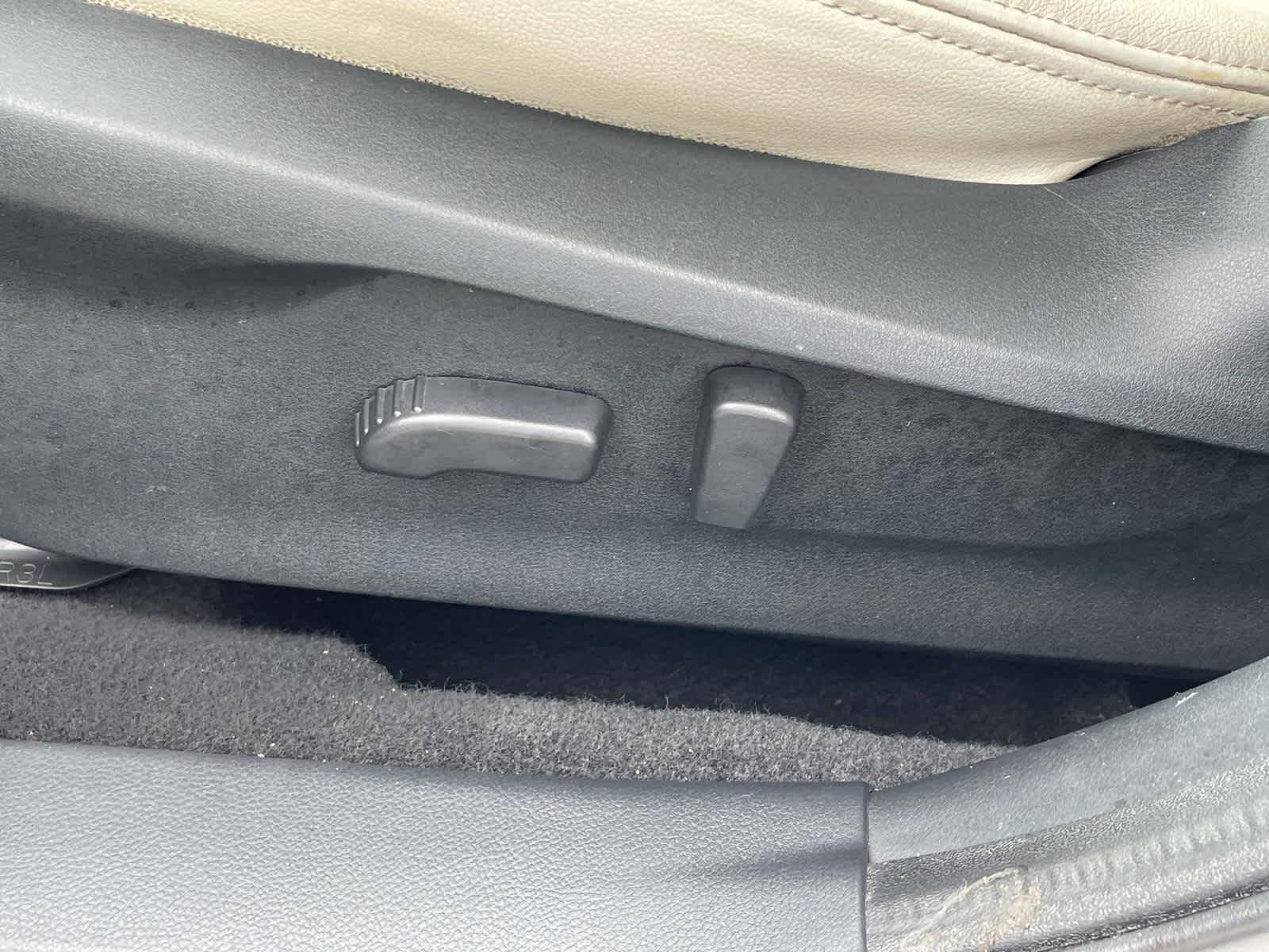 Used 2019  Subaru Limited image 21