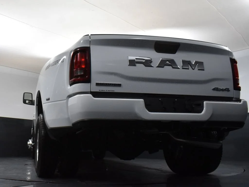 New 2026 Bright White Clear-Coat Exterior Paint RAM Big Horn image 47