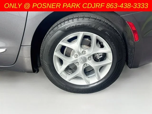 Used 2020 Gray Chrysler Limited image 31