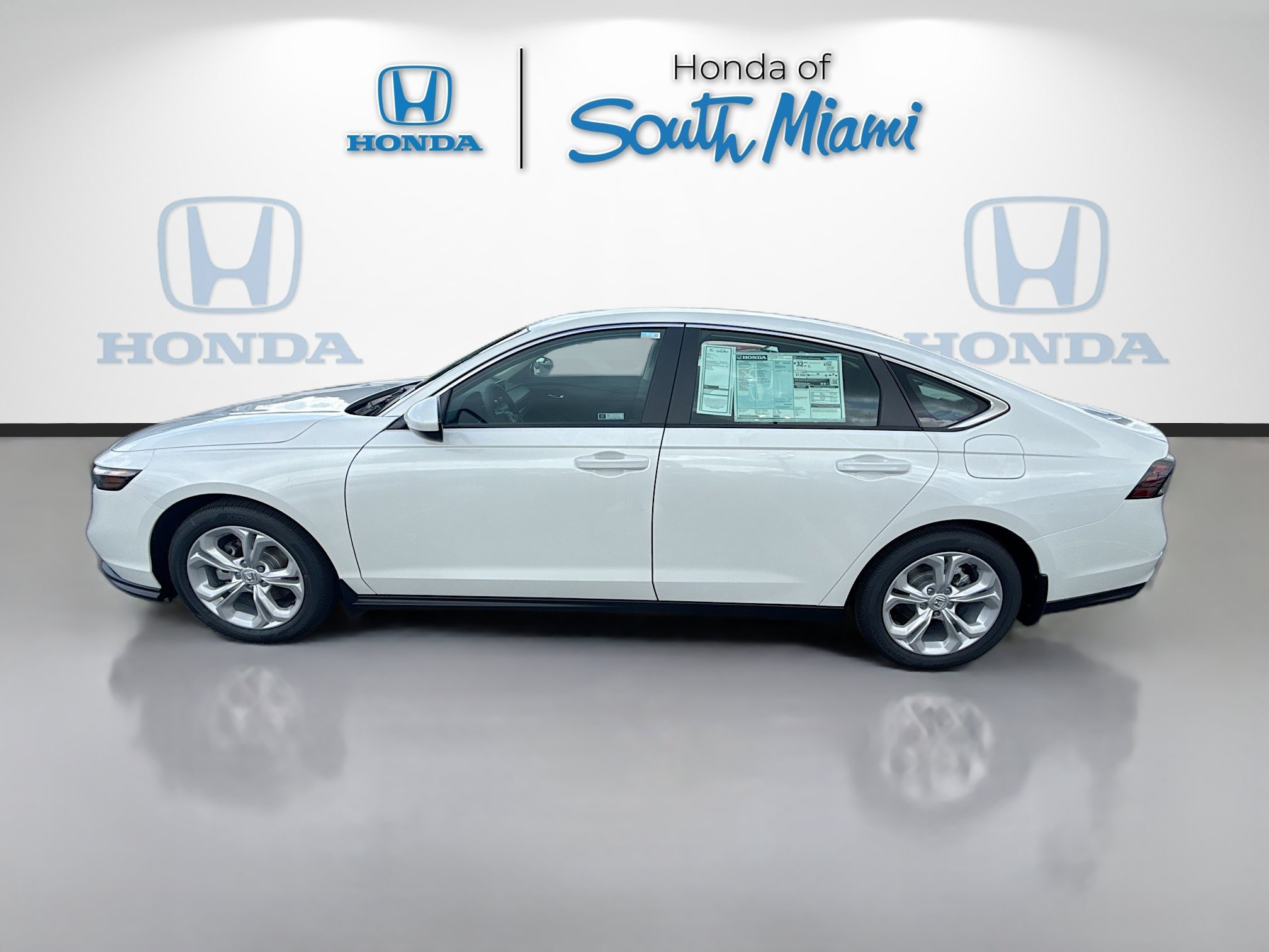 New 2026 Platinum White Pearl Honda LX image 4
