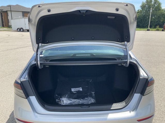 New 2026 Solar Silver Metallic Honda SE image 31