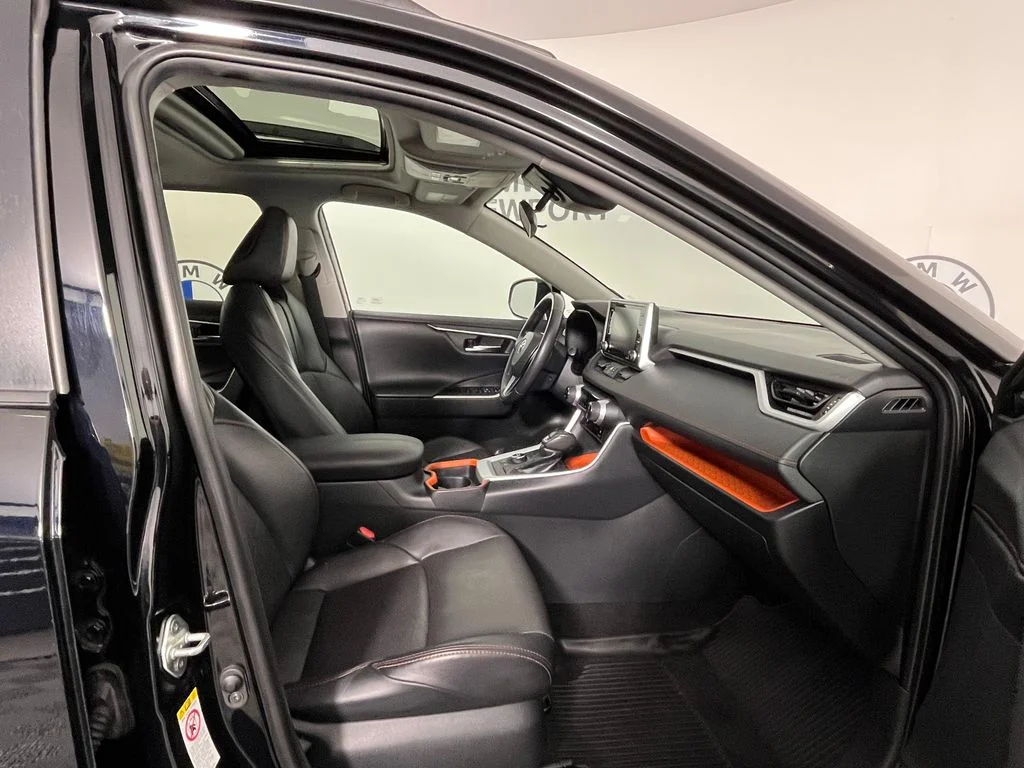 Used 2019 Black Toyota Adventure image 25