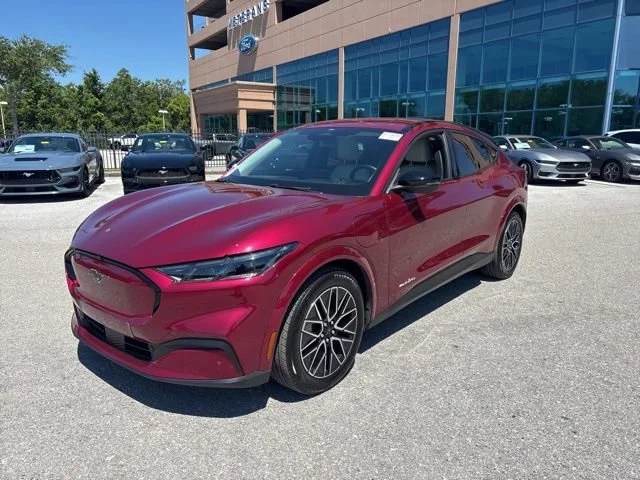 2025 Ford Mustang-Mach-e Premium's photo