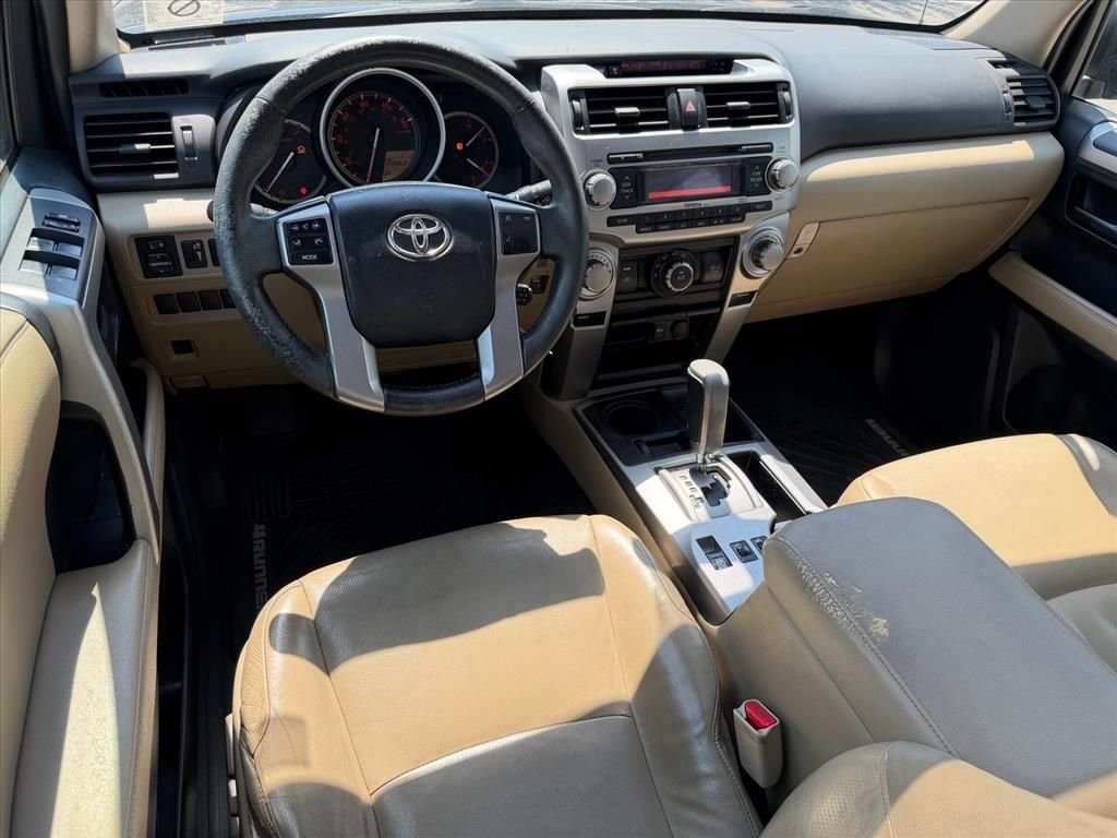 Used 2010  Toyota SR5 image 16
